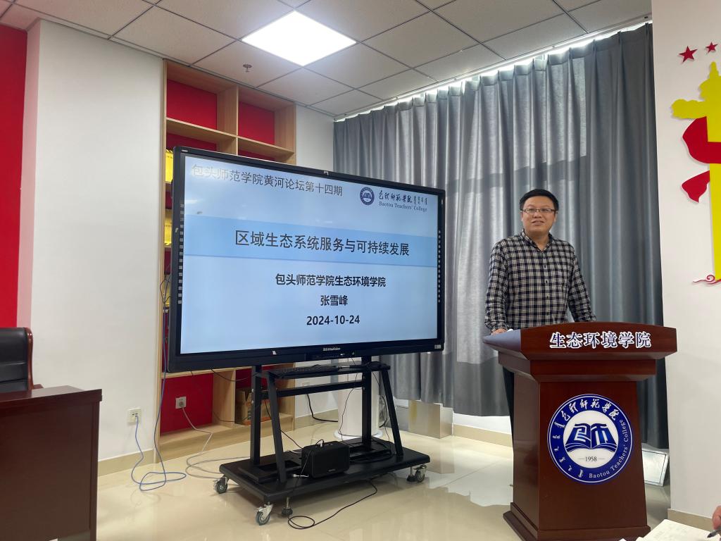 图片包含 室内, 天花板, 建筑, 站描述已自动生成
